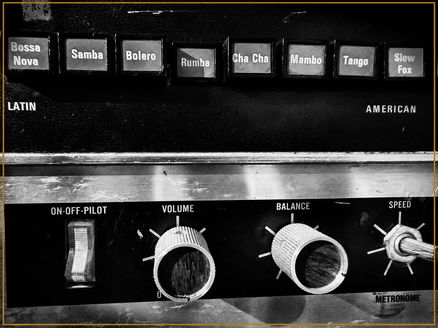 Vintage metronome controls